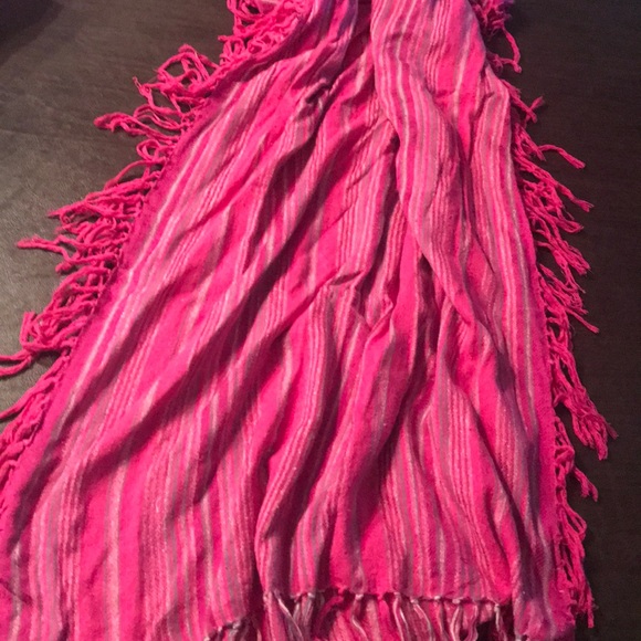 Banana Republic Scarves - Picture 4 of 4